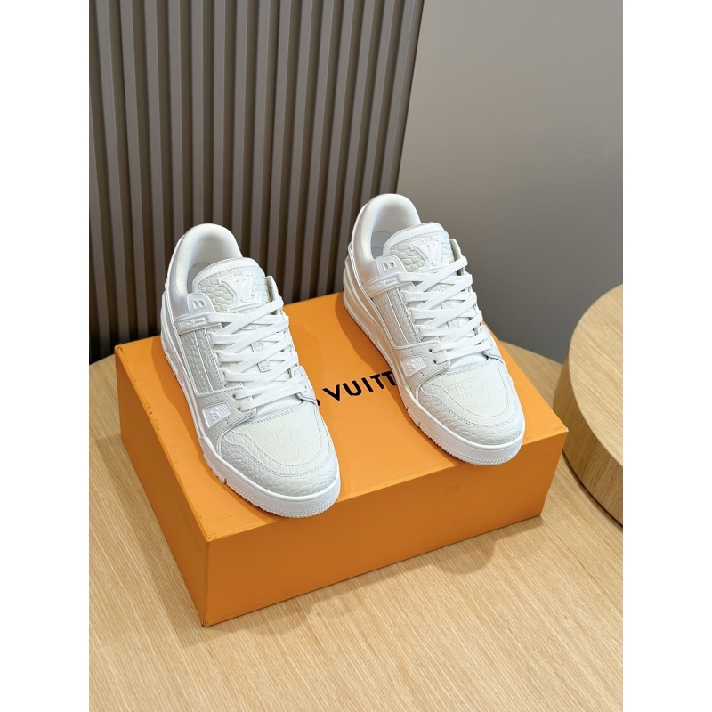 l**is V*t*n sneakers
